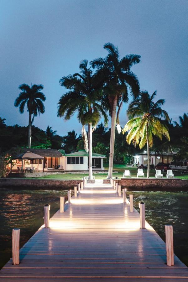 Royal Palm Bacalar Cabanas & Lagoon Club Exterior photo